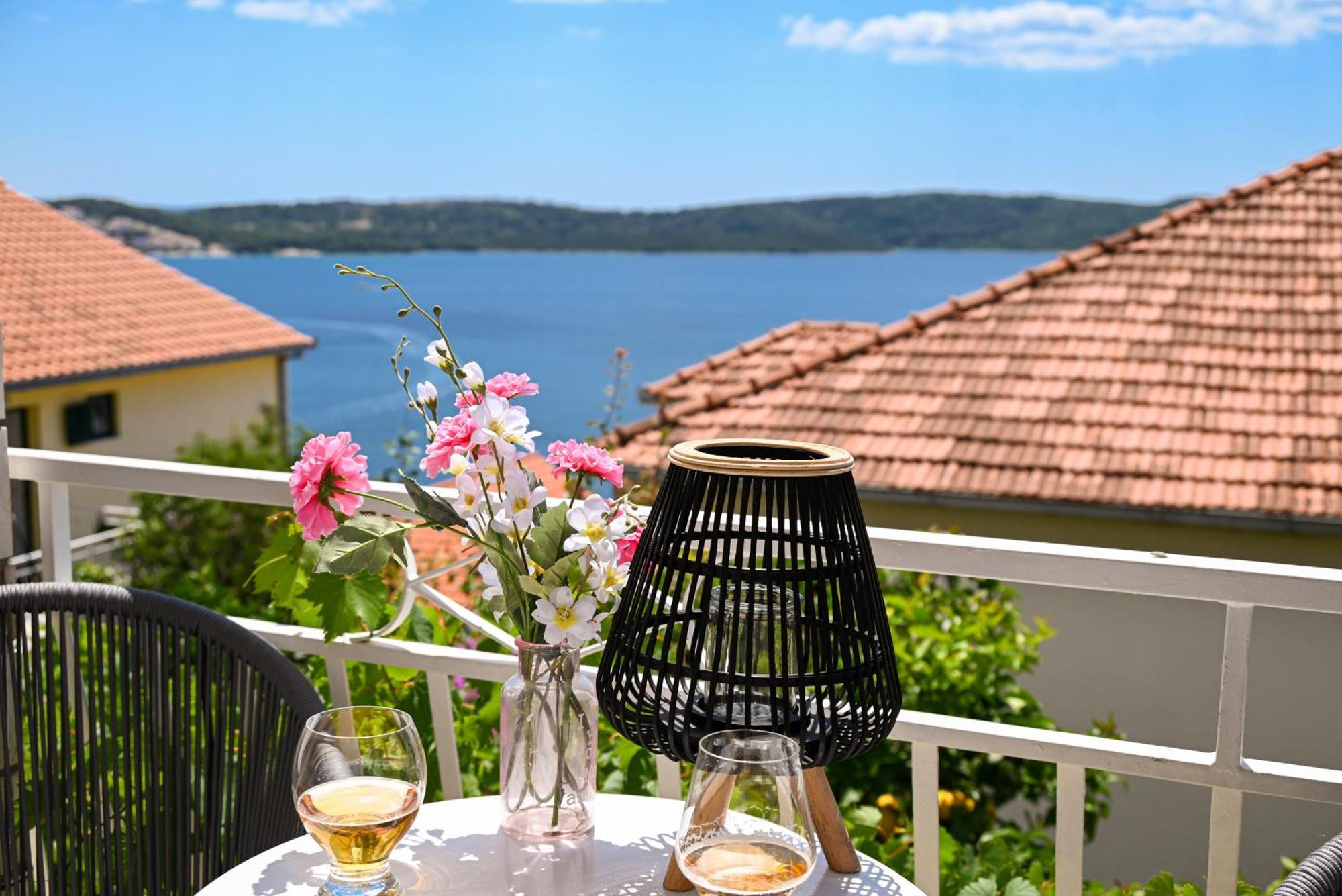 Apartment Spira Puovica Trogir Ruang foto